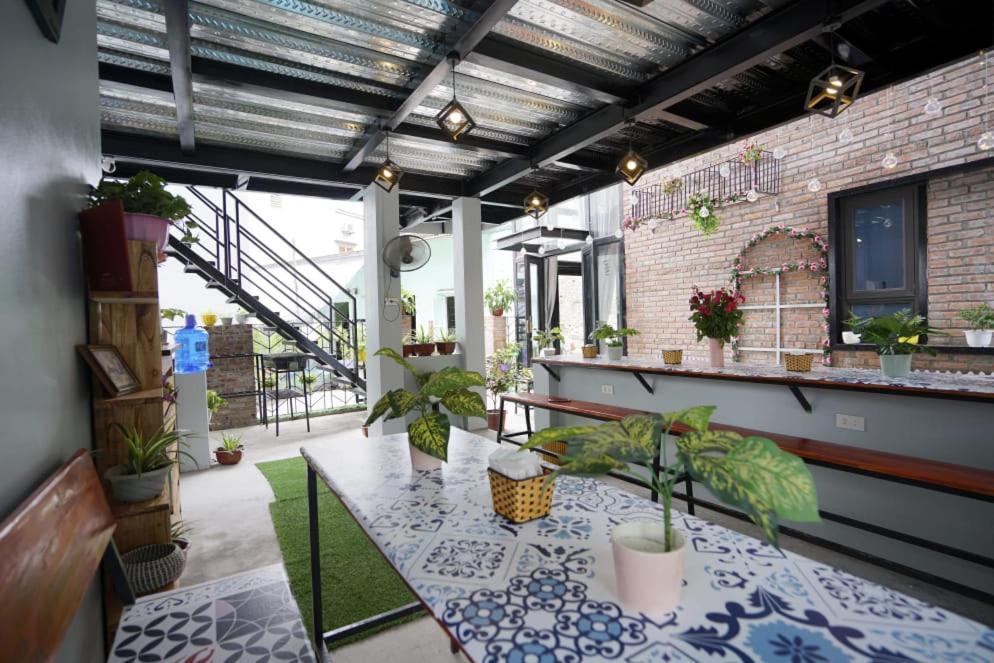 Almor Hostel With Pool In Right Center Hạ Long Exterior foto